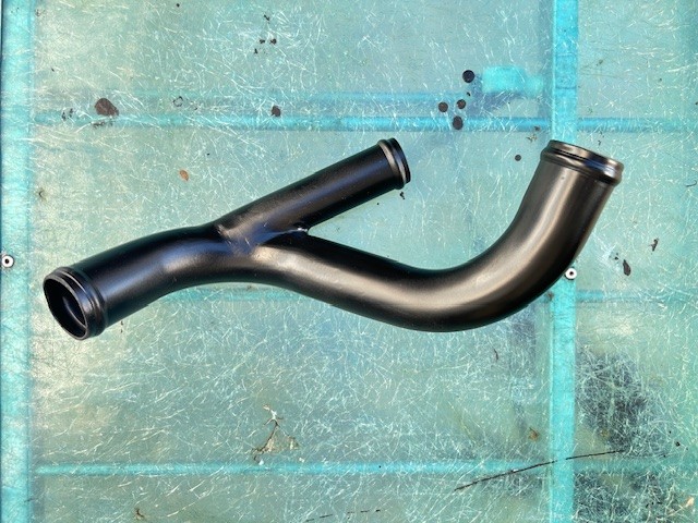 Water pipe for Maserati Indy