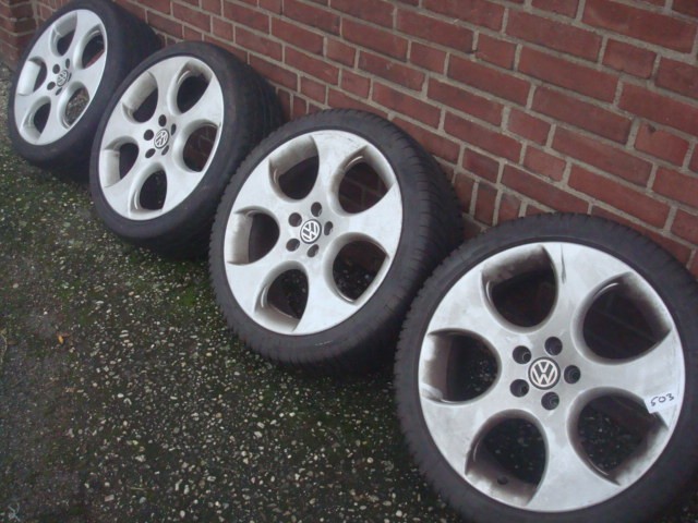 17 inch Originele VW GTI velgen en banden Kleber Maxxis 5x100