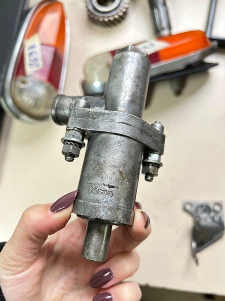 Idle control valve for Citroen SM