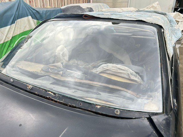 Windshield for Ferrari 365 gt4 2+2, F400 and F412