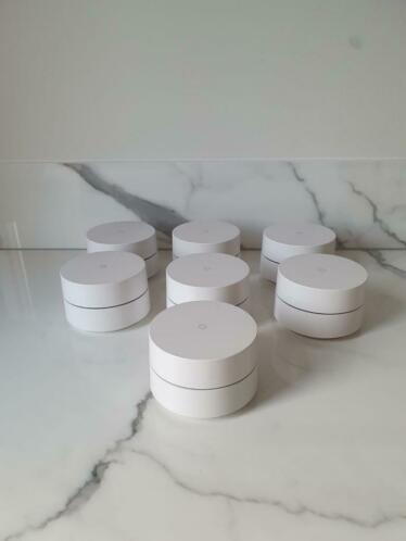 5x google wifi  2 stopcontacthouders