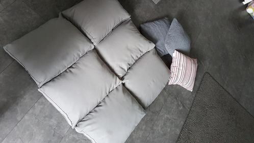 6 grijze kussensoutdoor kussens voor een loungeset