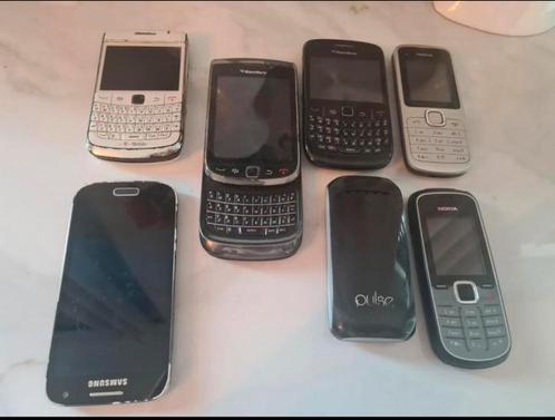 6 oude telefoons blackberry nokia pulse zonder laders