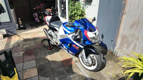 600cc srad uit 2000