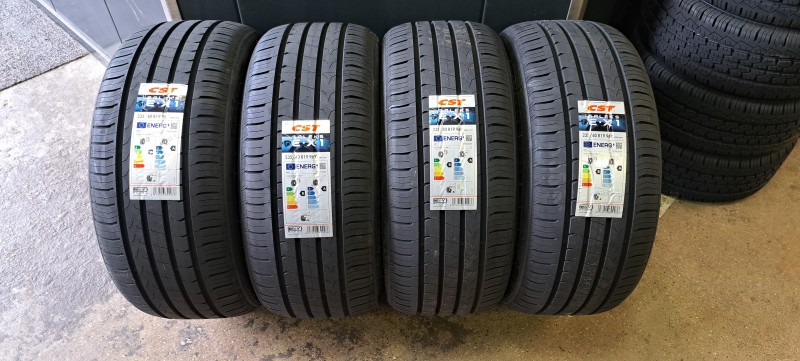 Tesla zomerbanden 235-40-19 96 Y CST saleks E-X1 foam
