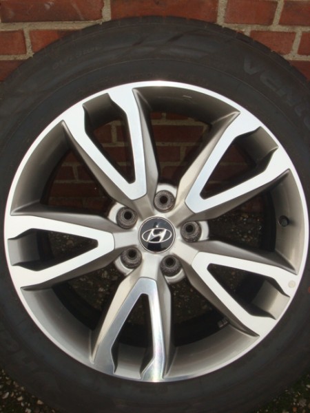 18’’Originele Hyundai V-Spoke Velgen en Banden 5x114.3