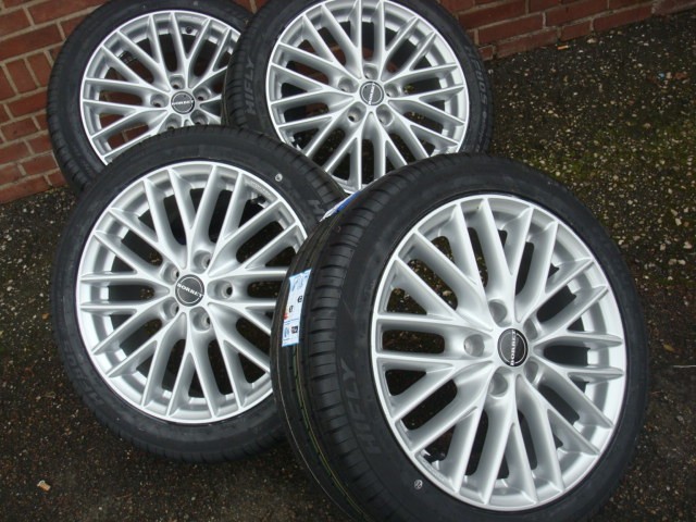 17'' inch Y-Spoke Velgen en Banden Steek 5x112