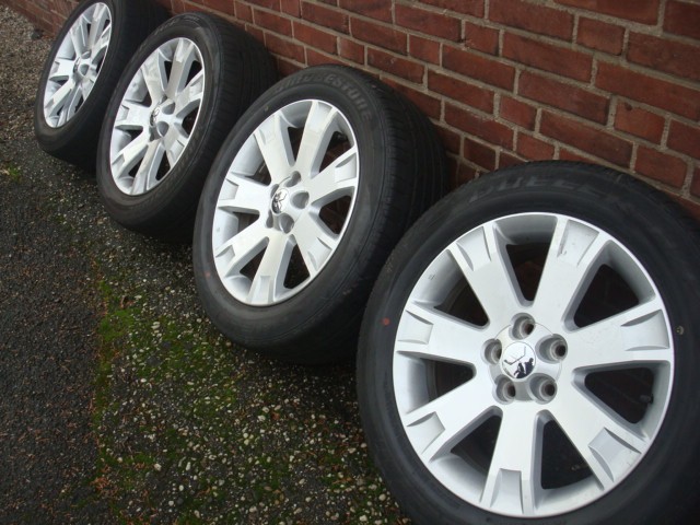 18 Origineel Mitsubishi Outlander Velgen en Banden 5x114.3