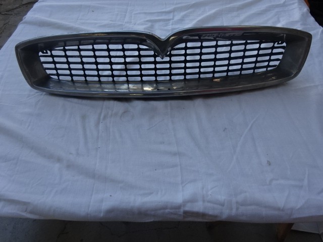 Front grill for Maserati Quattroporte series 1