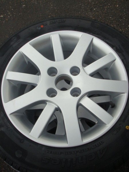 15 Hockenheim Peugeot Velgen en Banden Steek 4x108