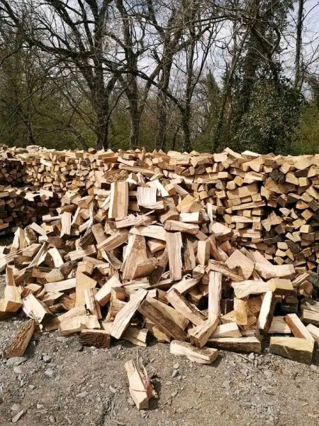 Verkoop van droog brandhout