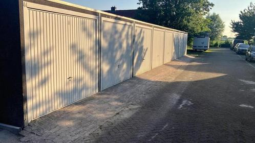 8 garageboxen in Oostzaan te koop