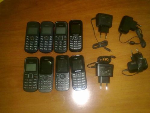 8 mobiele telefoons en 4 opladers niet gratis af te halen