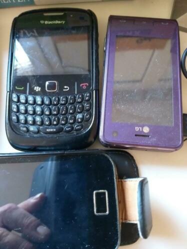 8 oude telefoons lg Samsung Nokia BlackBerry 