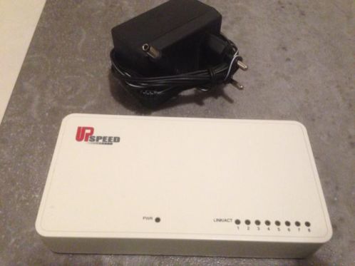 8 poort - 100Mbit fast ethernet switch