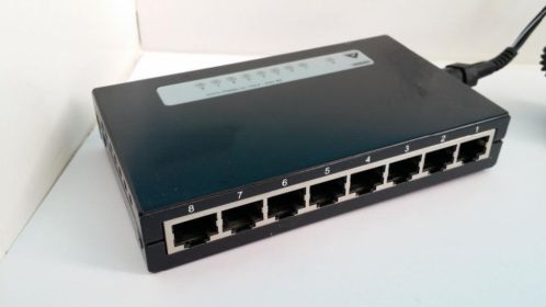 8 poorts switch 10100 mbps