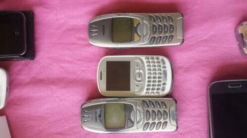 8 telefoons