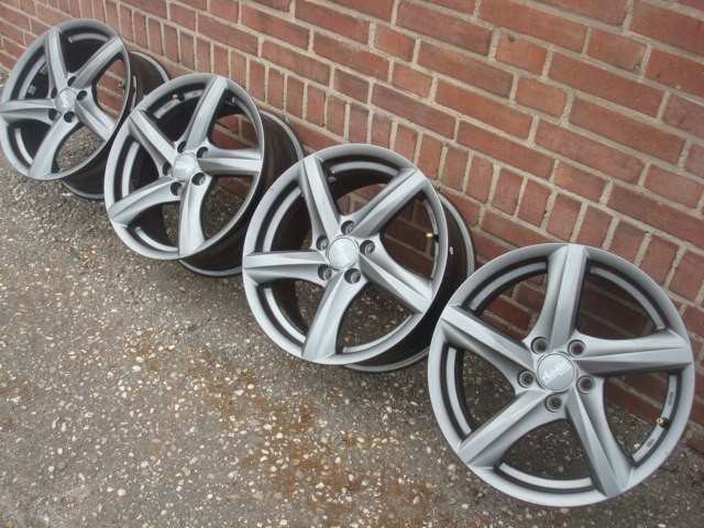 16’’Inch Advanti Racing Nepa Dark Antraciet Grijs 5x105