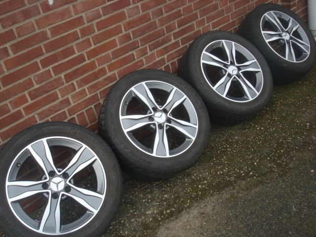 17 inch Originele Mercedes Winterset TPMS W205 C-klasse 5x112