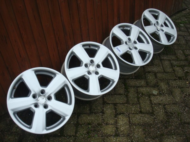 17"inch RS6 Velgen Steek 5x112