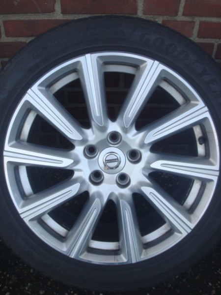 18 Originele Volvo 10-Spoke Silver Diamond Velgen + Banden 5x108