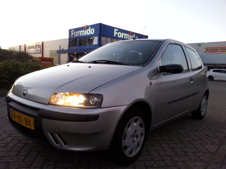  900,- Fiat Punto 1.2 3DR 2001 