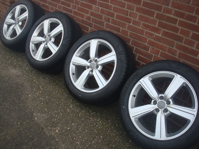 20 Inch Audi E-tron S-Line Velgenset Steek 5x112