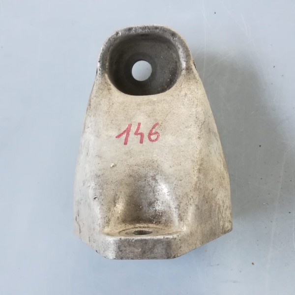 Engine mount for Maserati Indy