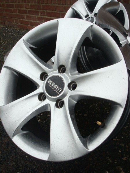 16 Inch Bonito Velgen Steek 5x114,3 5x115