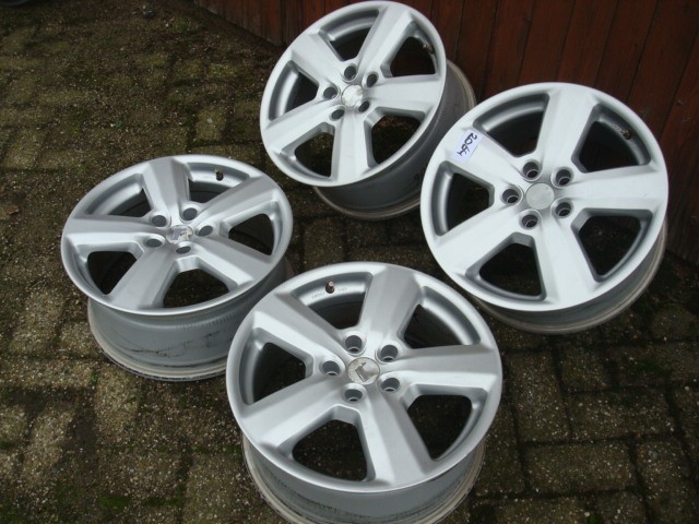 17"inch RS6 Velgen Steek 5x112