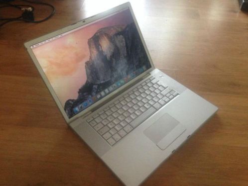 A1226 - MacBook Pro 15 inch - dual core 2,4, 4gb, HDD 160gb