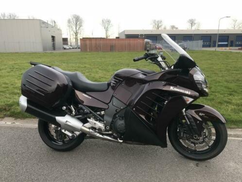 AANBIEDING KAWASAKI GTR 1400 (bj 2014) 31832 km NIEUWSTAAT