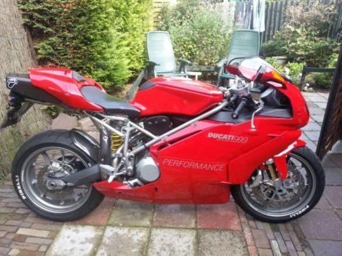 Aangeboden een schitterende Ducati 999 Testastretta