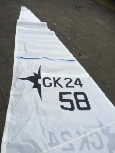 Aangeboden grootzeil  giek