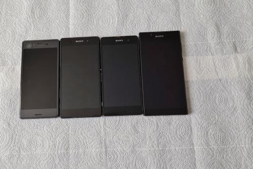 AANGEBODEN PARTIJ VAN 4 STUKS SONY XPERIA