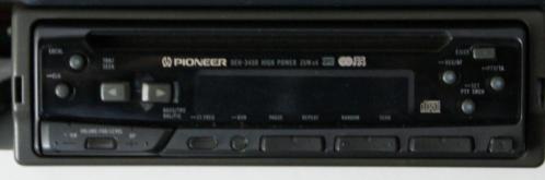 Aangeboden prima auto radio cd speler met iso stekker .