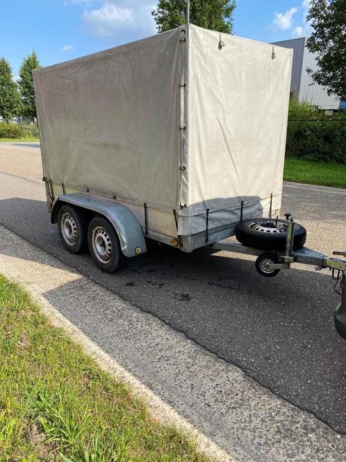 Aanhangwagen met huif
