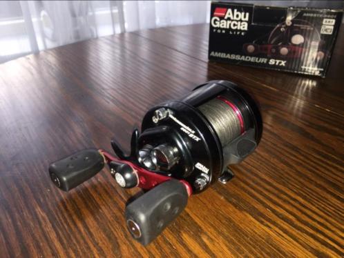 Abu Garcia AMBSTX-5601 reel incl. Volle spoel Black Velvet