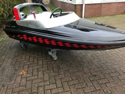 Accelerate Nemo 300 met Yamaha 8 PK 4 Takt met Elekt. Start