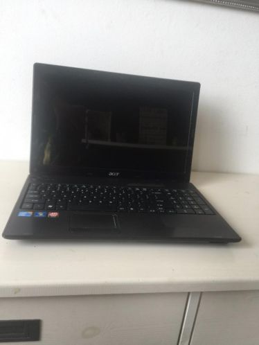 Acer Aspire 5742G Core I3  4 GB  320 GB HDD  accu 2 uur