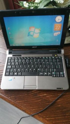 Acer aspire one