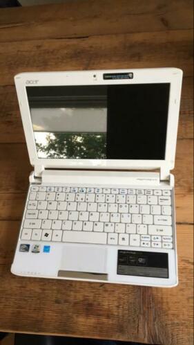 Acer Aspire one 532h-2Ds netbook