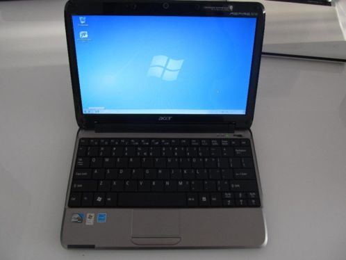 Acer Aspire one AO751H Mini laptop (Windows 7)