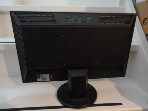  acer beeldscherm samsung monitor en medion  toetsenbord 