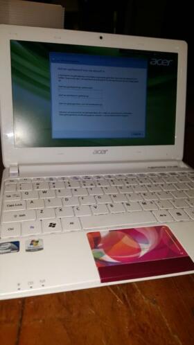 Acer mini laptop aspire one