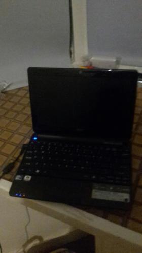 Acer one D270