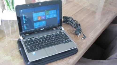 Acer One mini laptop windows 10 en office pakket zie foto,s