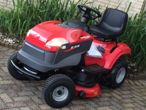 Actie Sterke 16.5pk zitmaaier met trekhaak amp tractorbanden