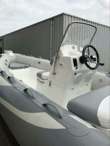 Adventure Rib 550, zo goed als nieuw
