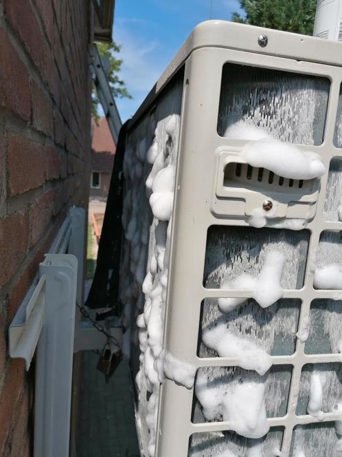 airco  monteur onderhoud en schoonmaken.